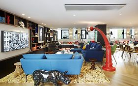 سيتيزن إم باريس شانزليزيه